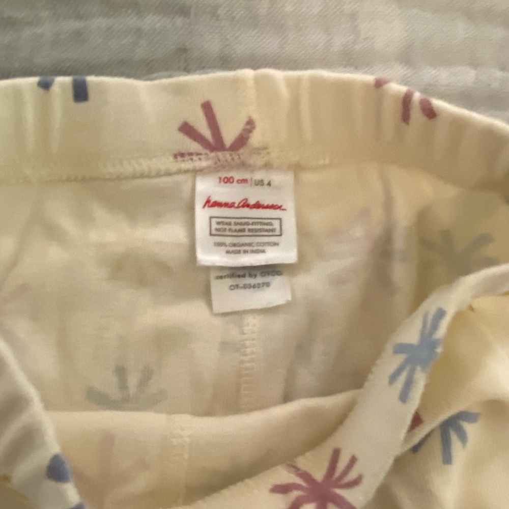 Hanna Andersson sparkle PJs 4T - Picture 6 of 6